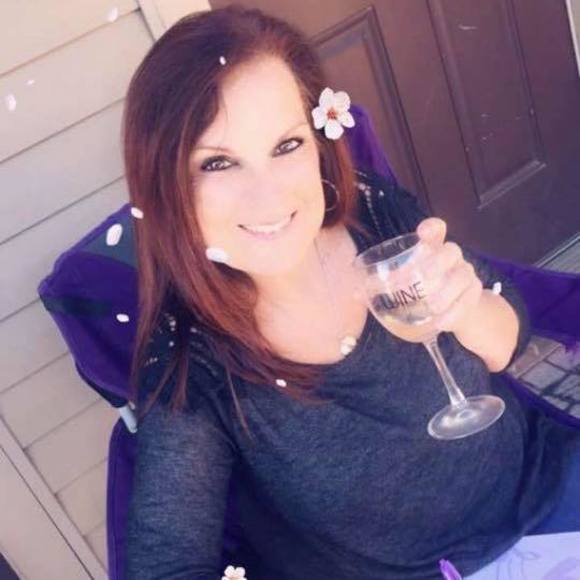 Meet your Posher, Laura - Picture 1 of 1